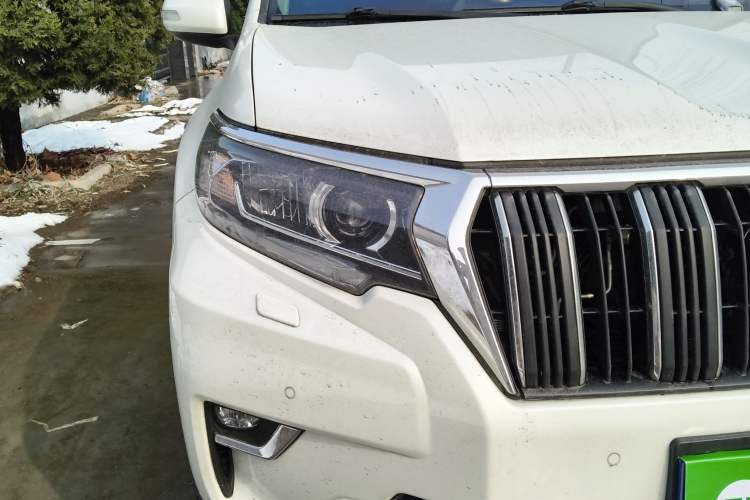 Used Toyota Prado 2018 3.5L Automatic TX-L with Rear-Mounted Spare Tire Right Front Headlight