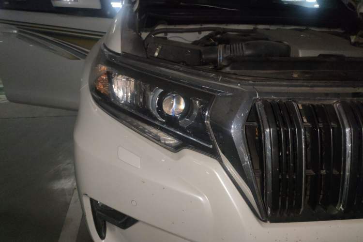 Used Toyota Prado 2018 3.5L Automatic TX-L Right Front Headlight