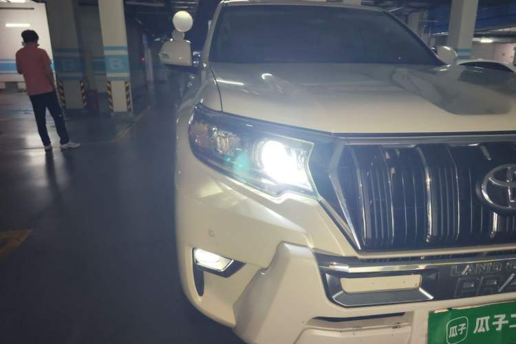 Used Toyota Prado  Right Front Headlight