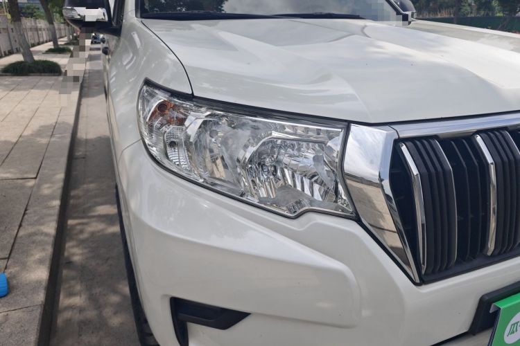 Used Toyota Prado  Right Front Headlight