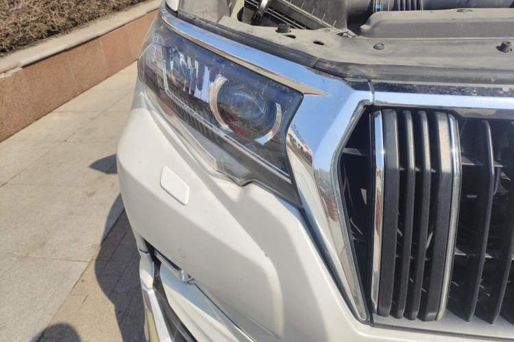Used Toyota Prado 2018 3.5L Automatic TX Right Front Headlight