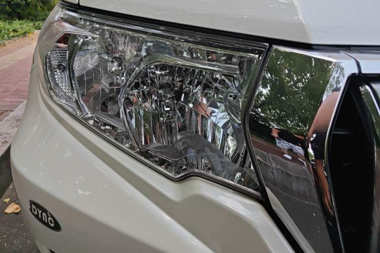 Used Toyota Prado  Right Front Headlight