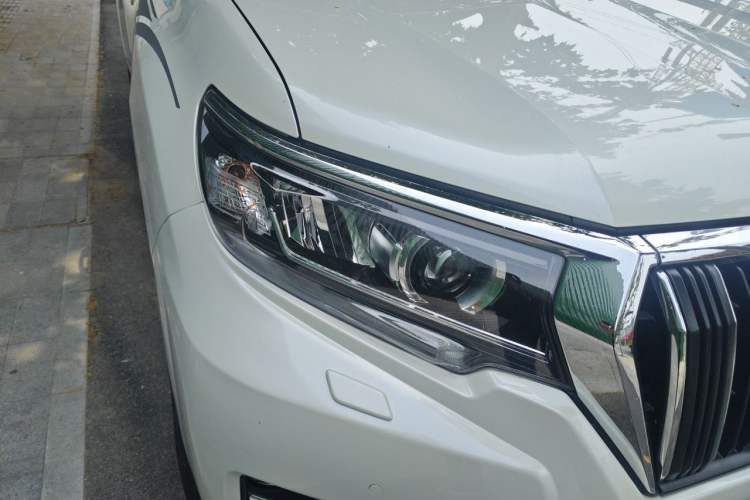 Used Toyota Prado 2018 3.5L Automatic TX-L with Rear-Mounted Spare Tire Right Front Headlight