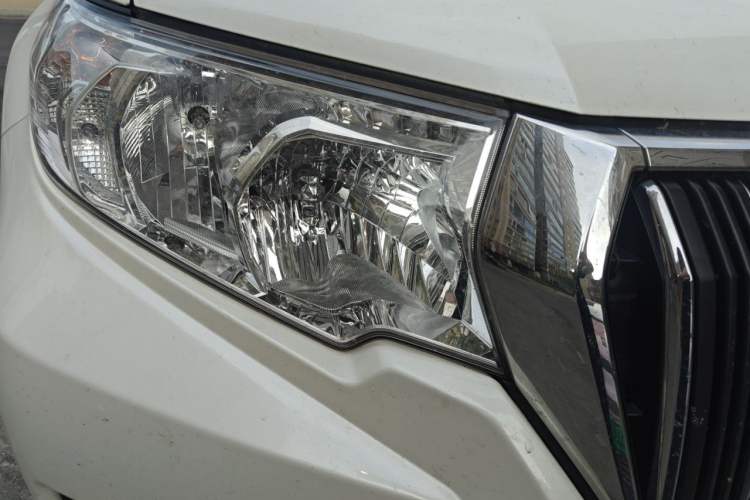 Used Toyota Prado  Right Front Headlight