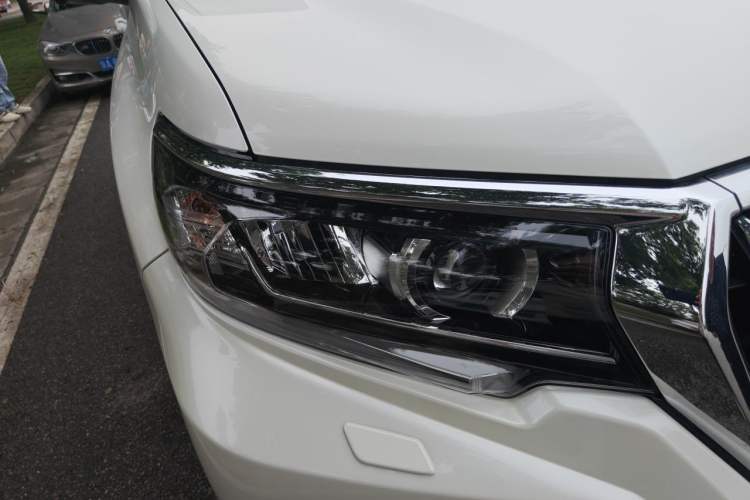 Used Toyota Prado 2018 3.5L Automatic TX-L Right Front Headlight