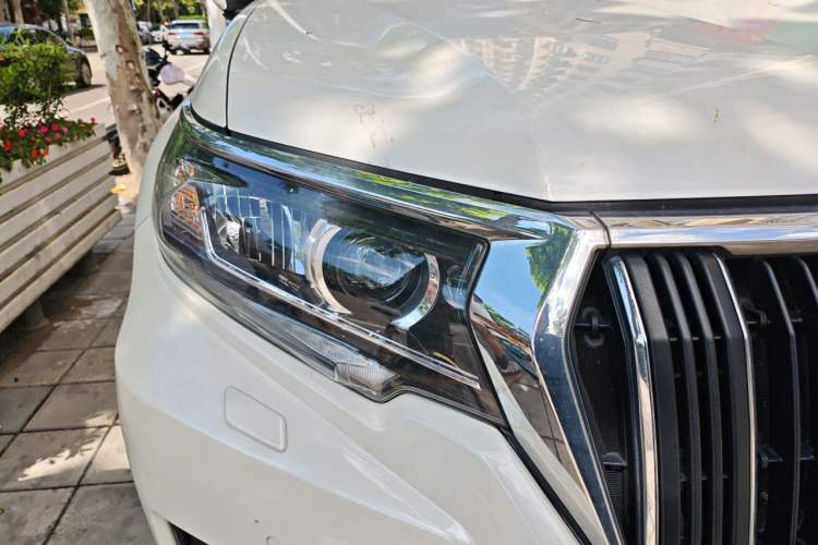 Used Toyota Prado 2018 3.5L Automatic TX-L with Rear-Mounted Spare Tire Right Front Headlight