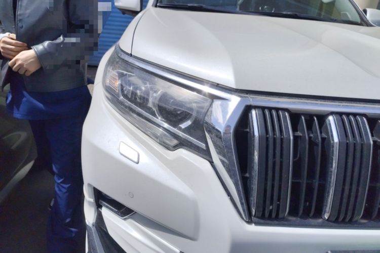 Used Toyota Prado 2018 3.5L Automatic TX-L with Rear-Mounted Spare Tire Right Front Headlight