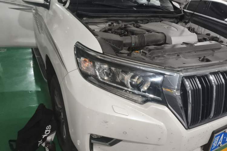 Used Toyota Prado 2018 3.5L Automatic TX-L with Rear-Mounted Spare Tire Right Front Headlight