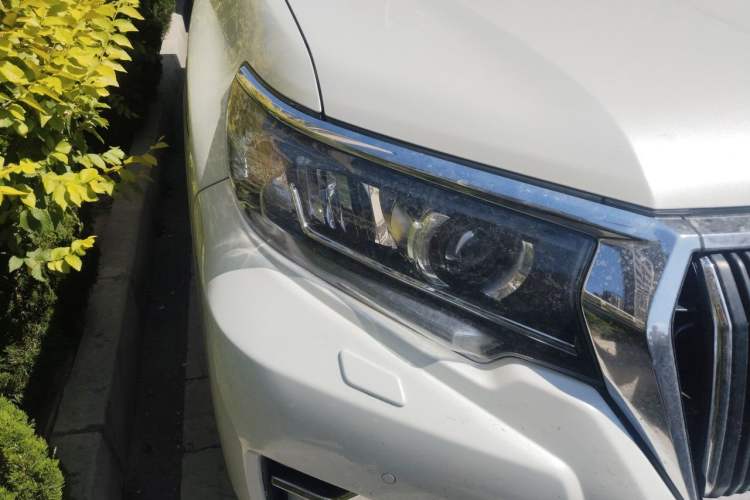 Used Toyota Prado 2018 3.5L Automatic TX-L with Rear-Mounted Spare Tire Right Front Headlight