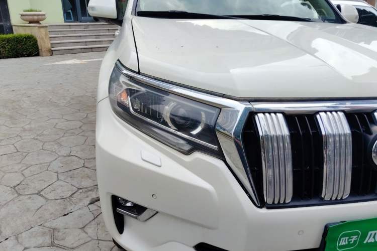 Used Toyota Prado 2018 3.5L Automatic TX-L Right Front Headlight