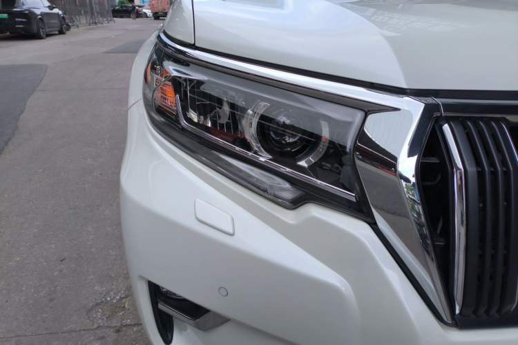 Used Toyota Prado 2018 3.5L Automatic TX-L NAVI with Rear-Mounted Spare Tire Right Front Headlight