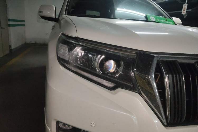 Used Toyota Prado  Right Front Headlight