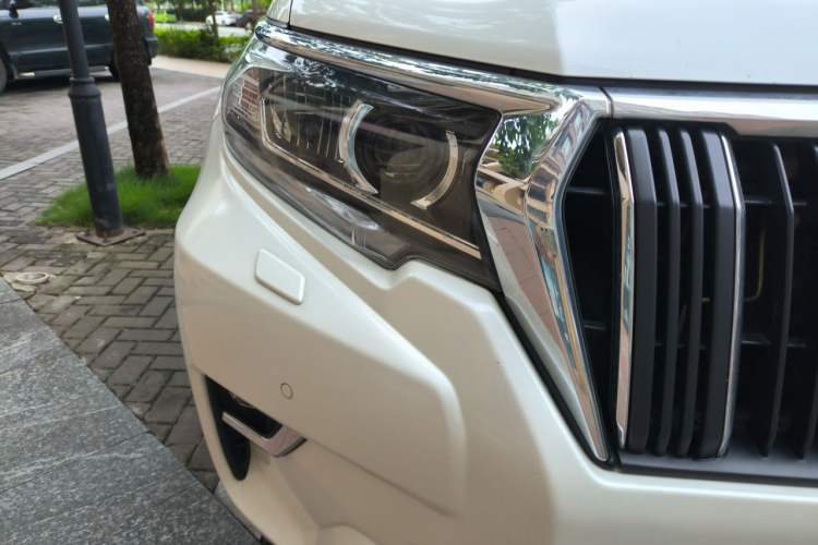 Used Toyota Prado 2018 3.5L Automatic TX-L NAVI with Rear-Mounted Spare Tire Right Front Headlight