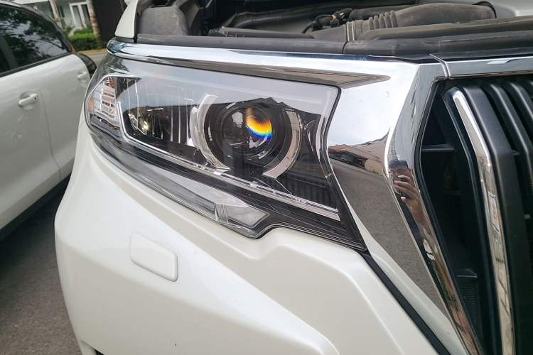 Used Toyota Prado 2018 3.5L Automatic TX-L with Rear-Mounted Spare Tire Right Front Headlight