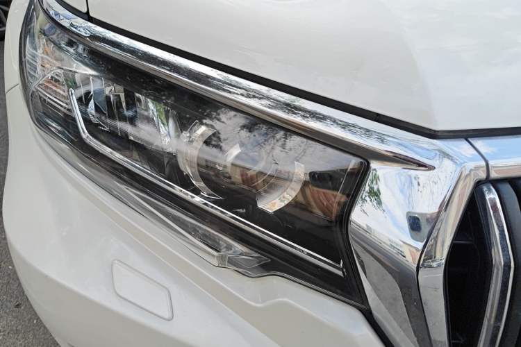 Used Toyota Prado 2018 3.5L Automatic TX-L with Rear-Mounted Spare Tire Right Front Headlight