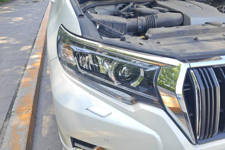 Used Toyota Prado 2018 3.5L Automatic TX-L Right Front Headlight