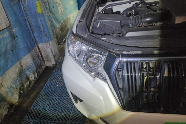 Used Toyota Prado 2018 3.5L Automatic TX Right Front Headlight
