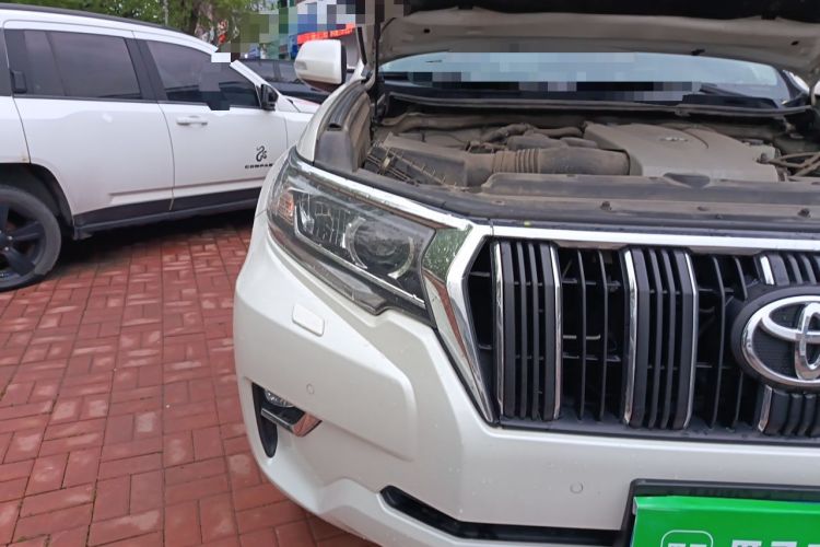Used Toyota Prado 2018 3.5L Automatic TX-L with Rear-Mounted Spare Tire Right Front Headlight