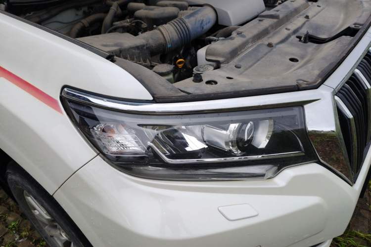 Used Toyota Prado 2018 3.5L Automatic TX-L with Rear-Mounted Spare Tire Right Front Headlight