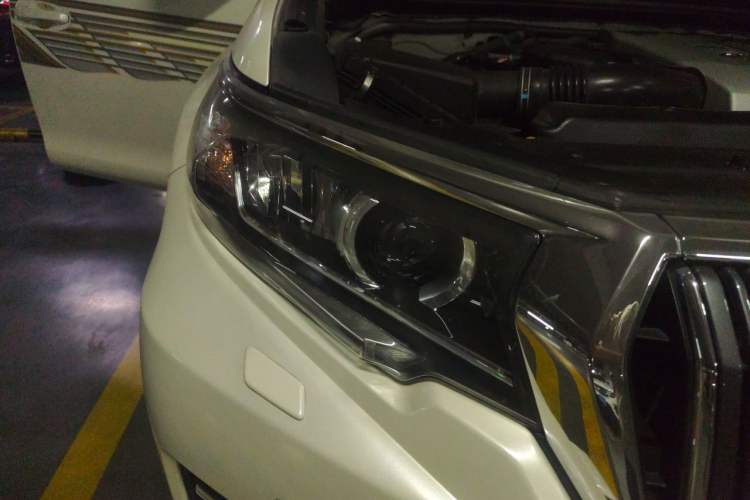 Used Toyota Prado 2018 3.5L Automatic VX NAVI Right Front Headlight