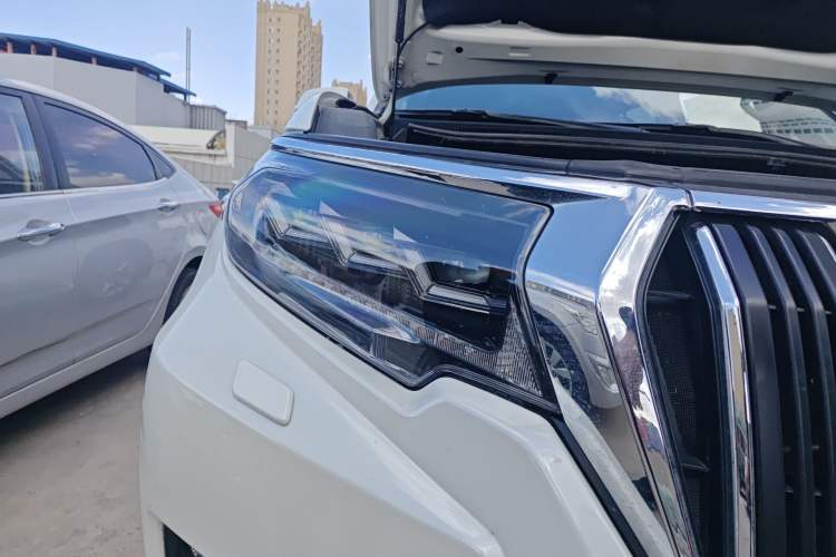 Used Toyota Prado 2018 3.5L Automatic TX Right Front Headlight