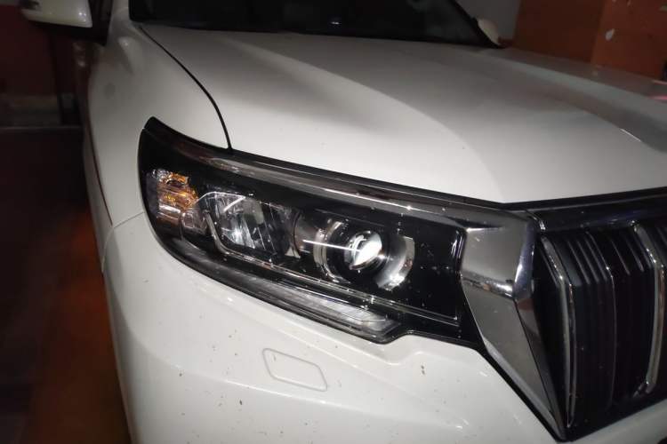Used Toyota Prado 2018 3.5L Automatic TX-L with Rear-Mounted Spare Tire Right Front Headlight