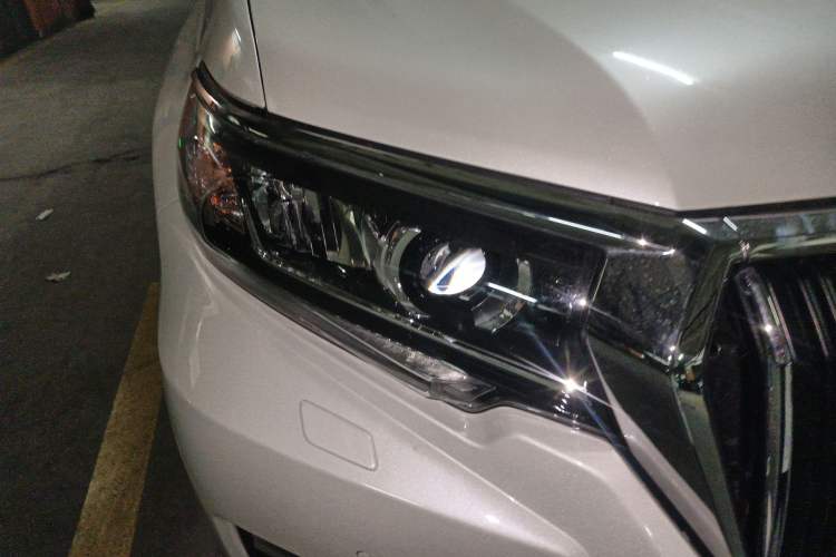 Used Toyota Prado 2018 3.5L Automatic TX-L Right Front Headlight