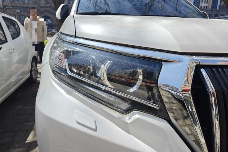 Used Toyota Prado 2018 3.5L Automatic TX-L with Rear-Mounted Spare Tire Right Front Headlight