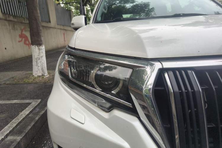 Used Toyota Prado 2018 3.5L Automatic TX-L NAVI Right Front Headlight