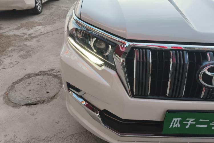 Used Toyota Prado 2018 3.5L Automatic SX Right Front Headlight