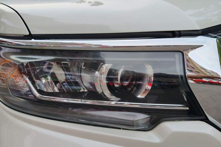 Used Toyota Prado 2018 3.5L Automatic TX-L with Rear-Mounted Spare Tire Right Front Headlight