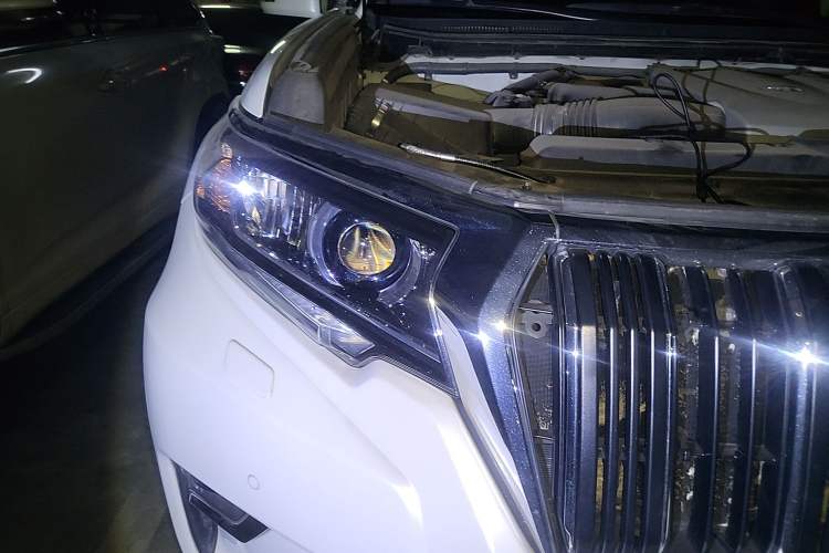 Used Toyota Prado 2018 3.5L Automatic TX-L NAVI with Rear-Mounted Spare Tire Right Front Headlight