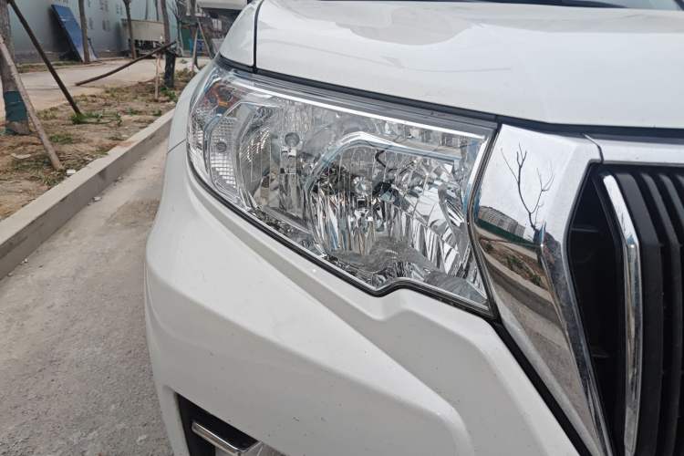 Used Toyota Prado 2018 3.5L Automatic TX Right Front Headlight