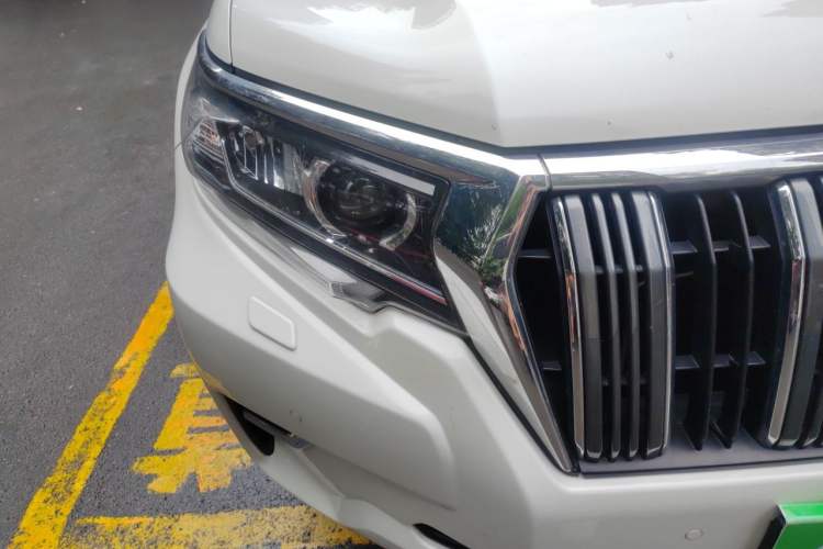 Used Toyota Prado 2018 3.5L Automatic VX NAVI with Rear-Mounted Spare Tire Right Front Headlight