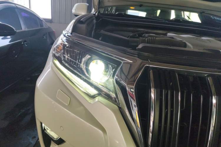 Used Toyota Prado 2018 3.5L Automatic TX-L NAVI Right Front Headlight
