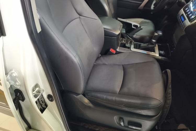 Used Toyota Prado 2018 3.5L Automatic TX-L Right Front Seat
