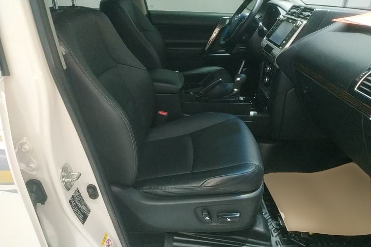 Used Toyota Prado 2018 3.5L Automatic VX NAVI with Rear-Mounted Spare Tire Right Front Seat