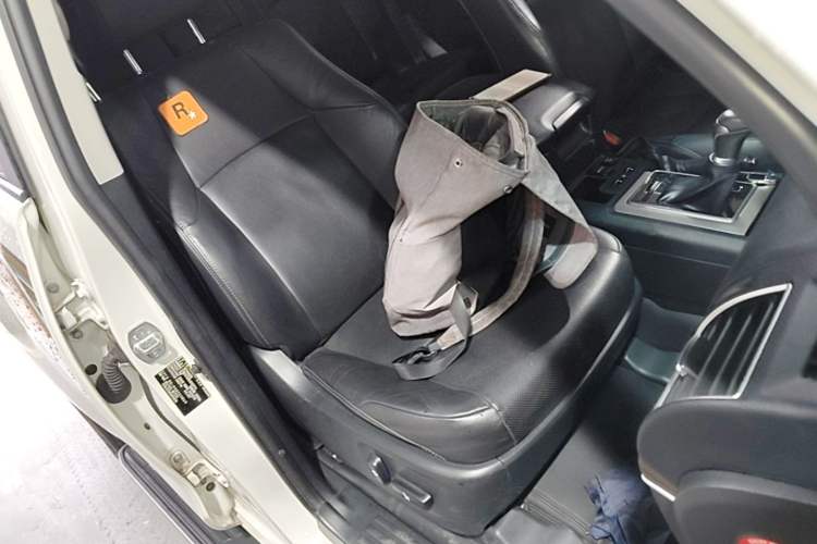 Used Toyota Prado 2018 3.5L Automatic TX-L Right Front Seat