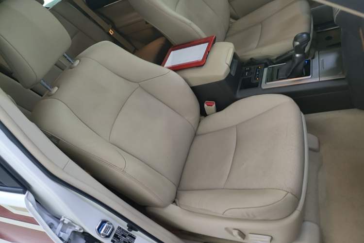 Used Toyota Prado 2018 3.5L Automatic TX-L with Rear-Mounted Spare Tire Right Front Seat