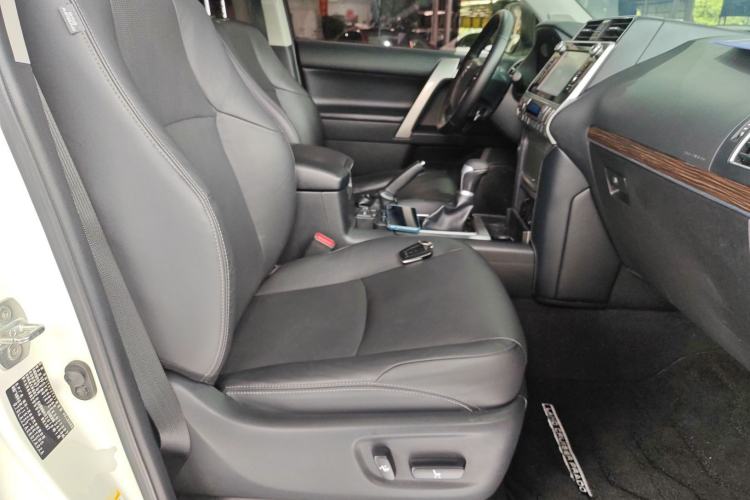 Used Toyota Prado 2018 3.5L Automatic TX-L Right Front Seat