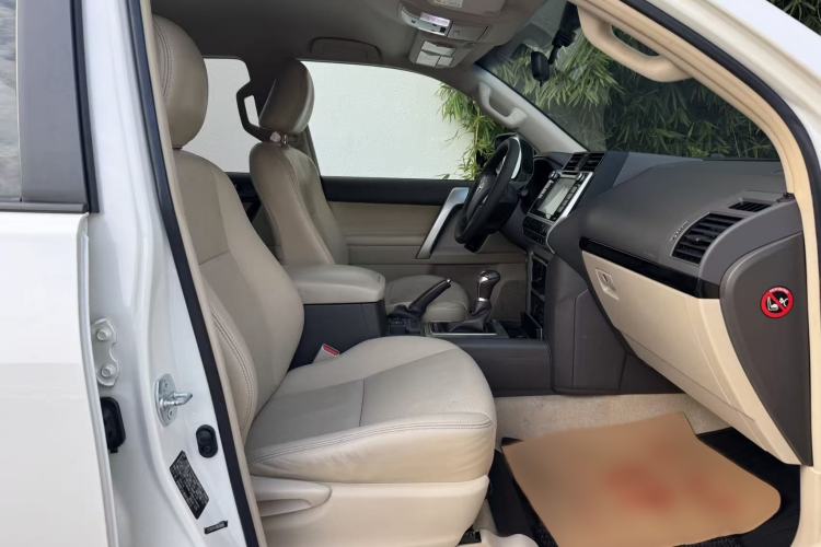 Used Toyota Prado 2018 4.0L TX-L U.S. Specification Right Front Seat