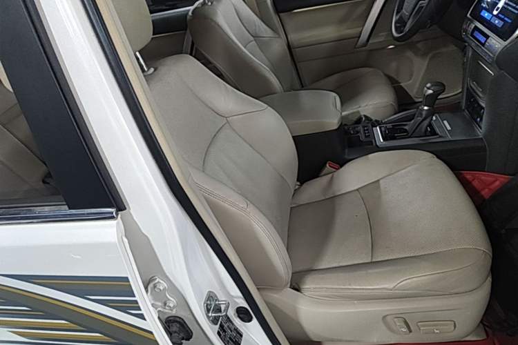 Used Toyota Prado 2018 3.5L Automatic TX-L with Rear-Mounted Spare Tire Right Front Seat
