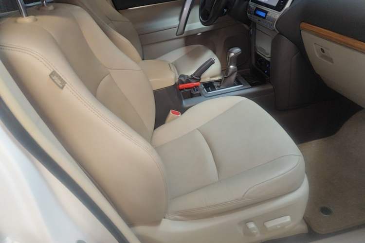 Used Toyota Prado 2018 3.5L Automatic TX-L Right Front Seat