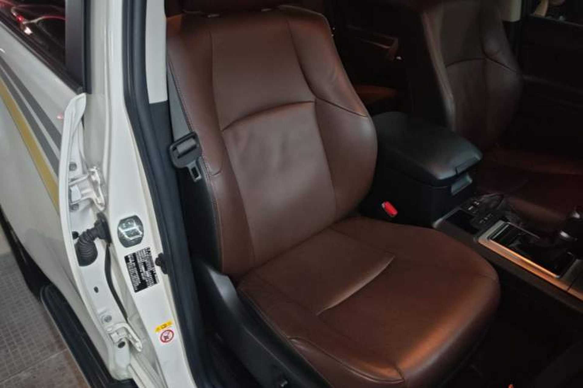 Used Toyota Prado 2018 3.5L Automatic TX-L NAVI with Rear-Mounted Spare Tire Right Front Seat