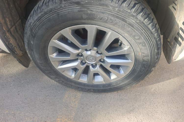 Used Toyota Prado 2018 3.5L Automatic TX-L NAVI Right Front Wheel Hub