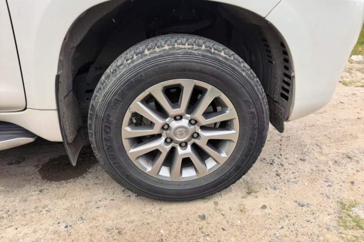 Used Toyota Prado 2018 3.5L Automatic TX-L NAVI with Rear-Mounted Spare Tire Right Front Wheel Hub