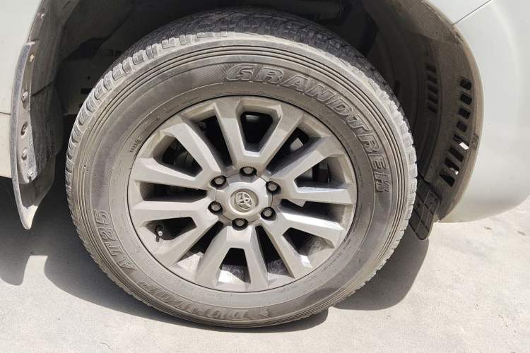 Used Toyota Prado 2018 3.5L Automatic VX NAVI Right Front Wheel Hub