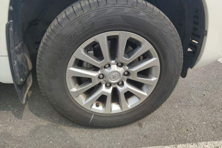Used Toyota Prado 2018 3.5L Automatic TX-L Right Front Wheel Hub
