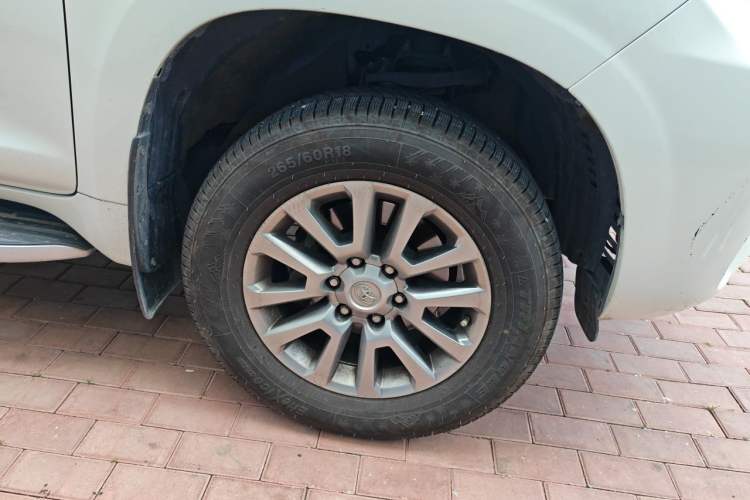 Used Toyota Prado 2018 3.5L Automatic TX-L Right Front Wheel Hub