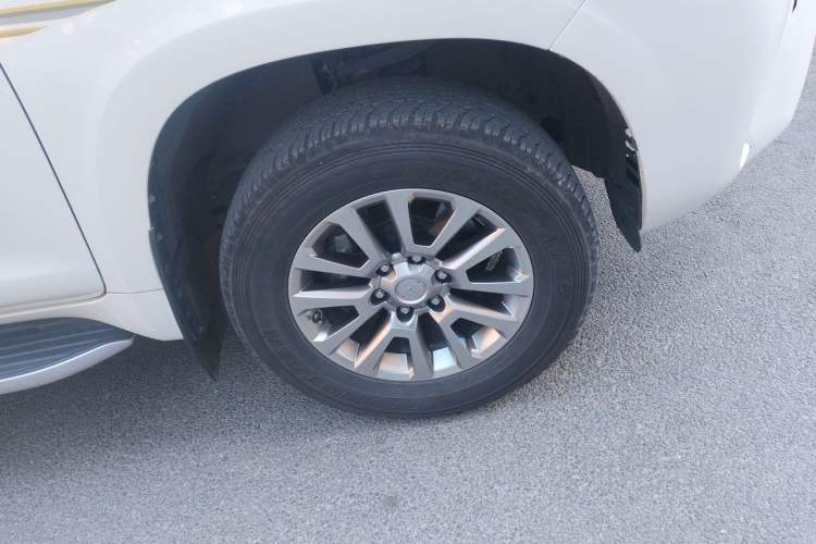Used Toyota Prado 2018 3.5L Automatic TX-L Right Front Wheel Hub